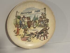 Vintage Hanna Barbera Yogi Bear Jellystone Park Melmac 8in Plastic Plate 1960's